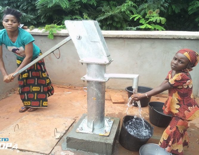 Construction de forages et de puits dans plusieurs villages